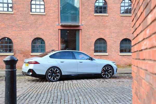 BMW i5 eDrive40