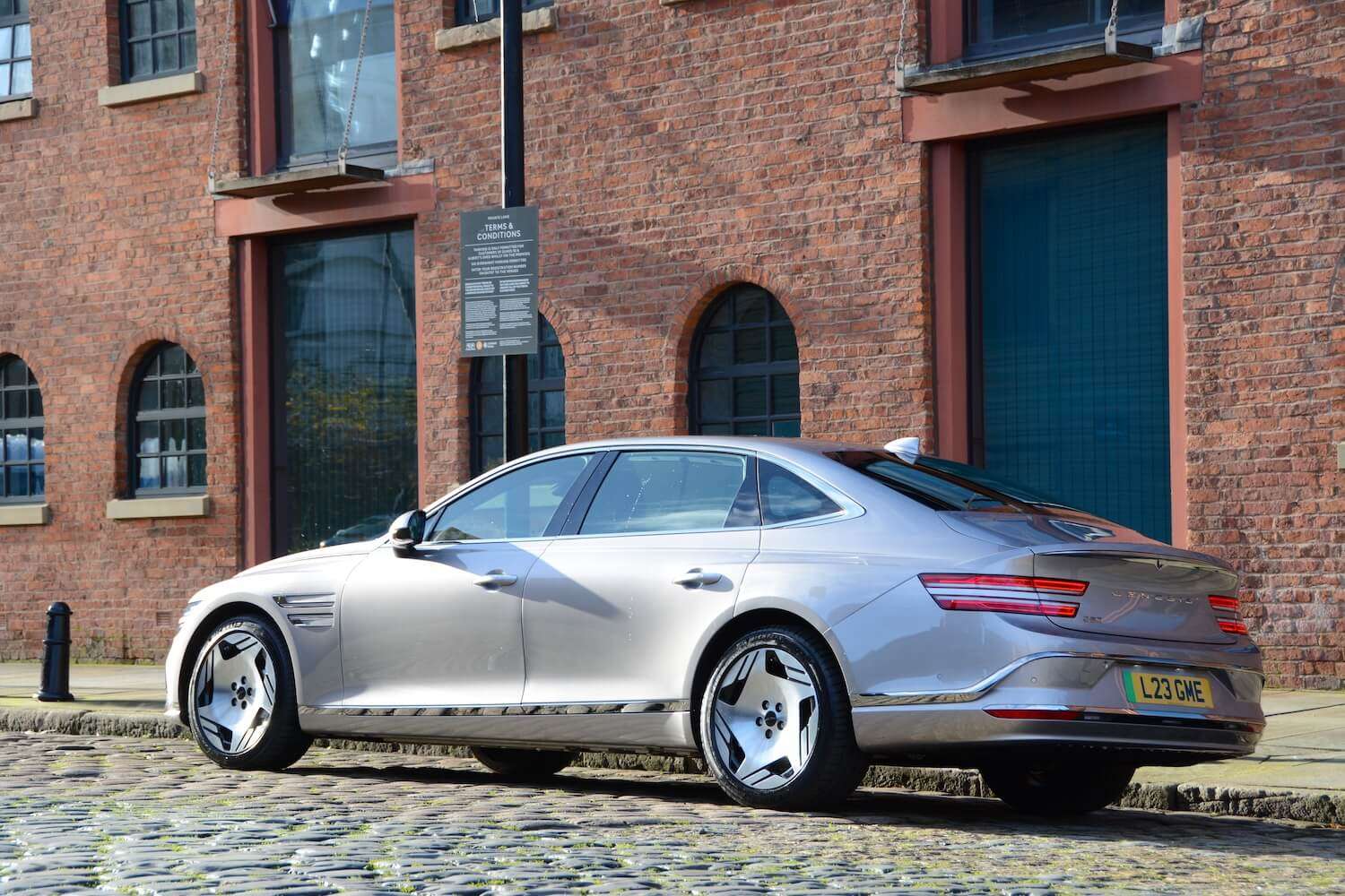 Genesis Electrified G80 2025