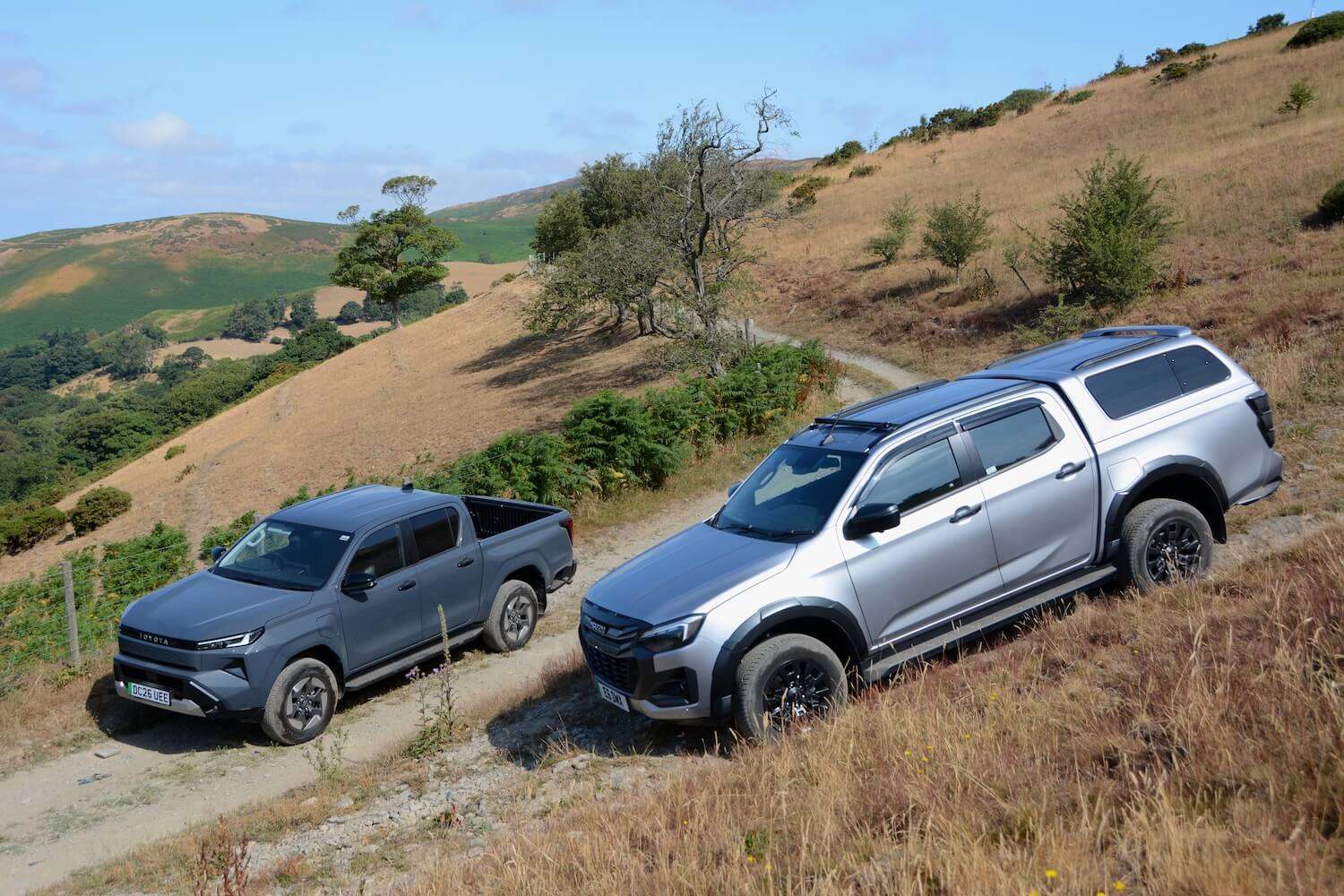 Isuzu D-Max EV v Toyota Hilux BEV
